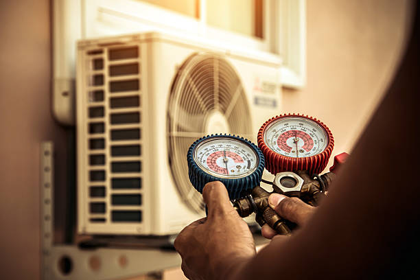 Professional Ductwork Repair technician working in Greenview, IL